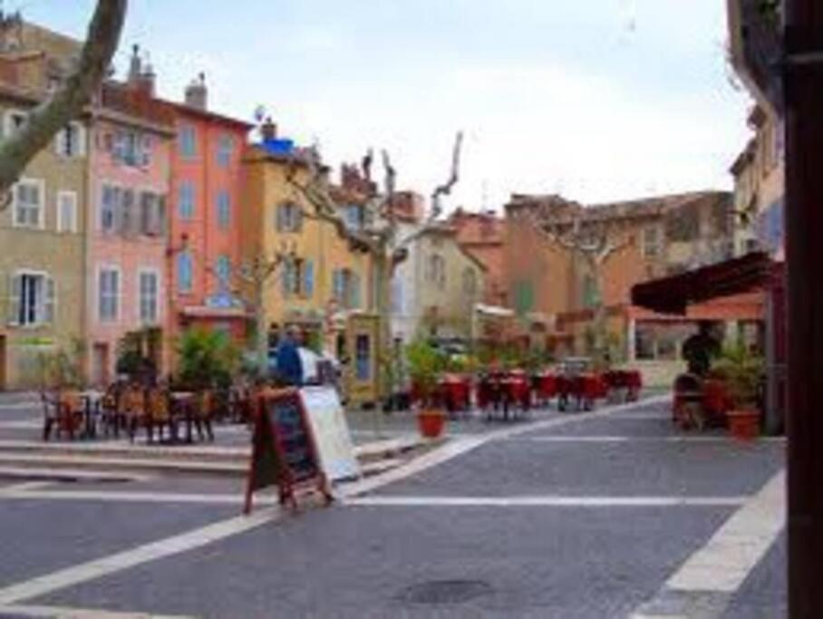 Апартаменты Votre Sejour Cosy A Frejus! Экстерьер фото